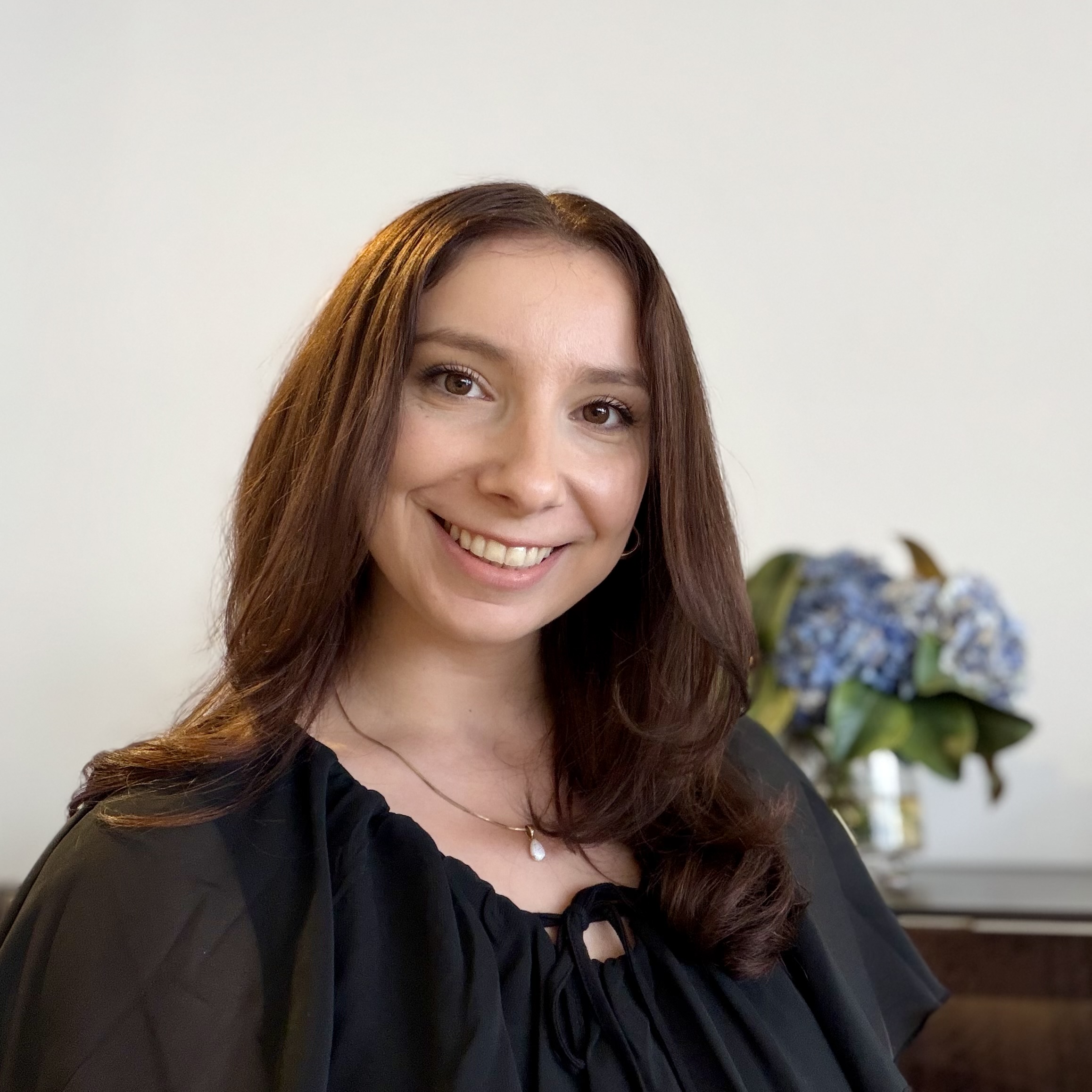 Gina Buzzetta Headshot